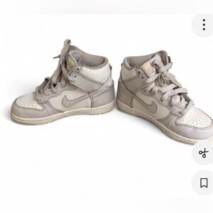 Nike Kids Sneakers in Gray and White